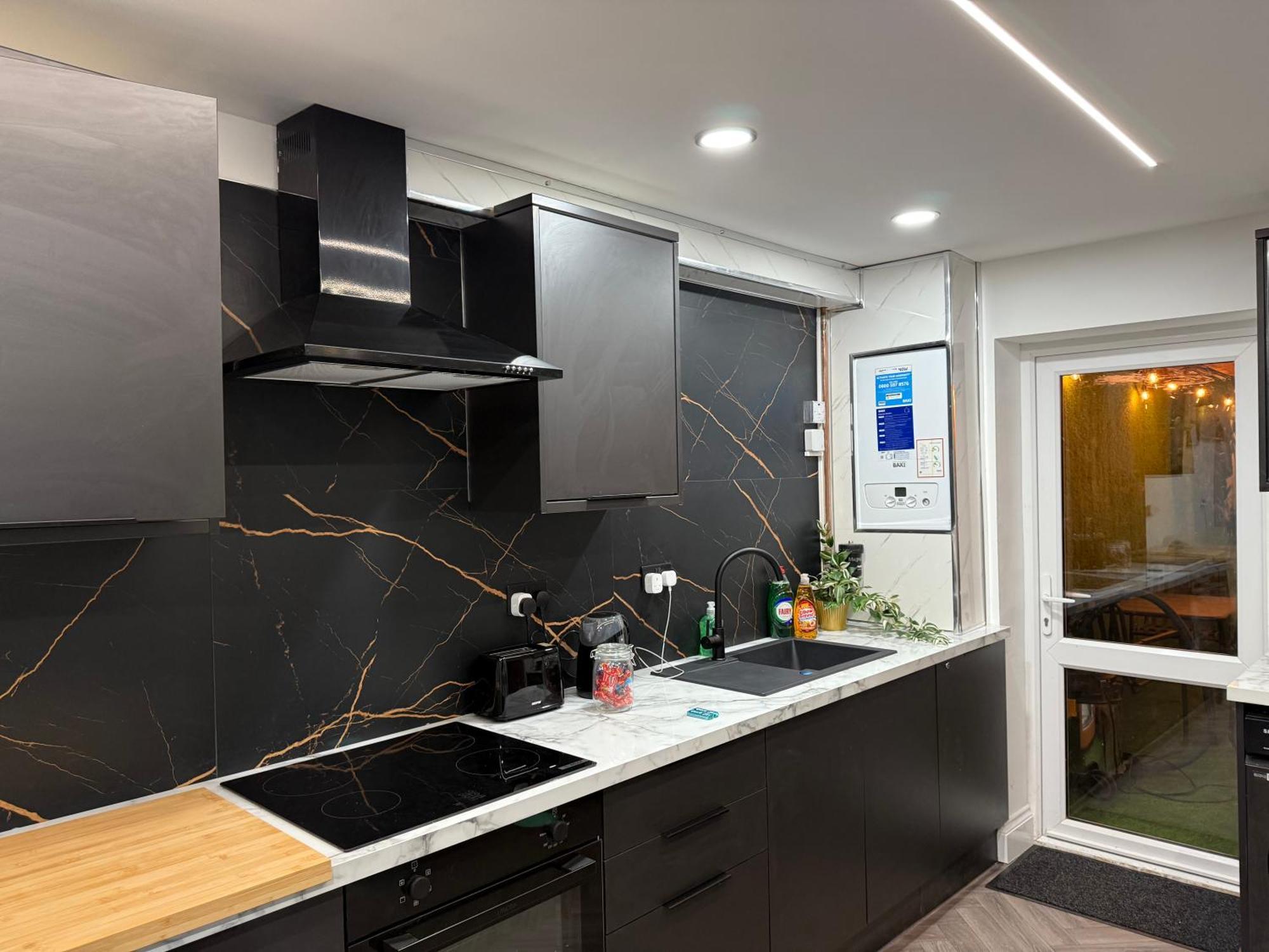 Birmingham City Centre- 9 Bed House With Free Parking Esterno foto